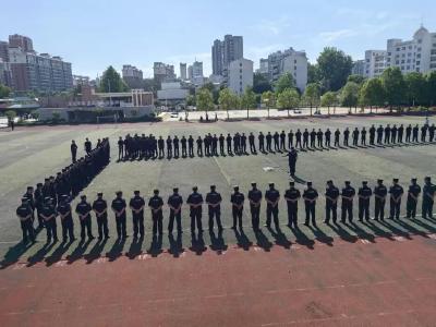 保持军人本色  打造安保铁军——麻城一方保安护一方平安