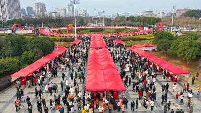 今年湖北十大民生项目超进度推进 新增高校毕业生留鄂来鄂就业创业43.15万人