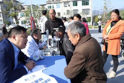 栗香醉游客 敬老情意浓 ——罗田县平湖乡重阳节活动温暖老人心