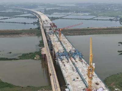蕲春最长公路特大桥合龙