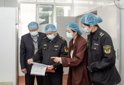 红安县推行校园试餐监督机制问题食品一票否决