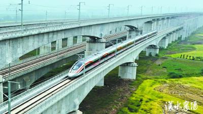 当“南船北马”遇见“高铁时代”：襄阳“米”字形枢纽激活经济新生态