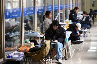 报考回归理性 发展路径多元——专家分析2026年考研报名人数 