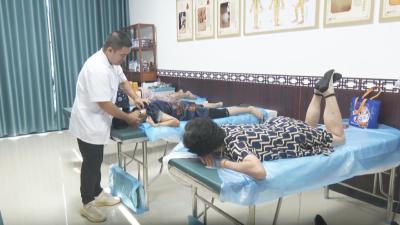 聚力建支点 一线直击·在支点建设中勇担使命不胜不休｜黄冈：“物业+养老”织密社区幸福网         .mp4