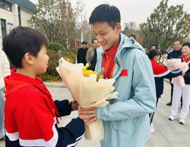 冠军归来！手把手传授“玩水”秘籍