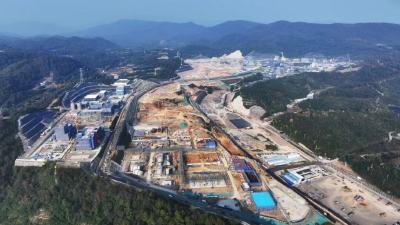 山坡上“长”出百亿工业园 商业航天、精细化工改变远安“城色”