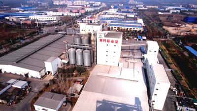 政企携手 共护蓝天.切实履行企业主体责任 坚决打赢大气污染防治攻坚战丨 新希望黄冈工厂：绿色发展理念融入饲料生产全链条