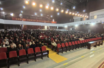 红色基因润初心  黄梅万名党员同上党史教育课