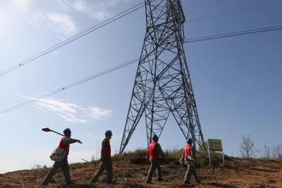 国网黄冈输电运检分公司纪检力量下沉一线护航电网安全