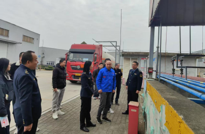 法治护航安全生产普法入企筑牢防线——团风县应急管理局开展宪法与安全生产法宣贯活动﻿﻿