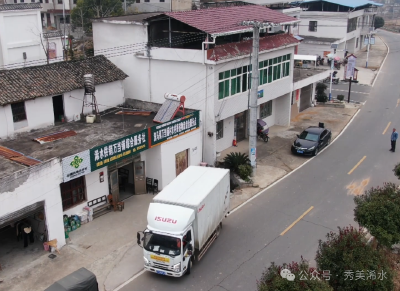 “小包裹”连接“大民生”  龙感湖管理区畅通快递进村通道