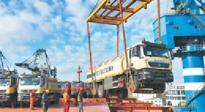 前11个月，我国货物贸易进出口总值41.21万亿元——外贸韧性活力持续彰显