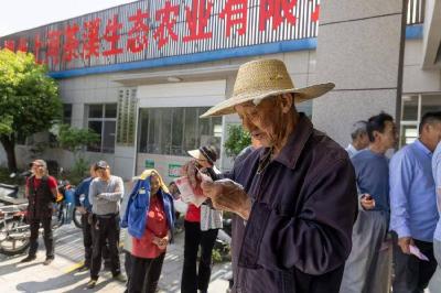 黄冈市农业技术促进中心联合市农科院开展精准化田间培训