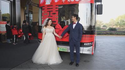 黄冈暖新闻｜ 公交车作婚车  幸福就是这么“简单”