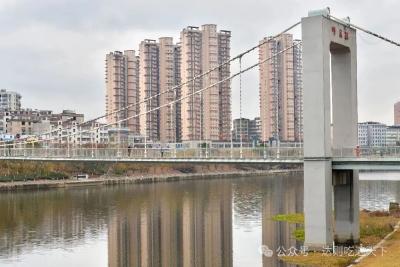 浠水农行暖心救助摔伤老人