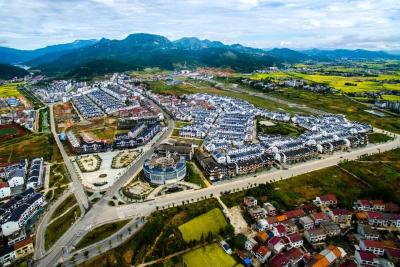 课堂内外看家乡巨变