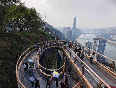 新春走基层丨在“绿道经济”里，探寻“8D山城”的年味 