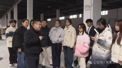 浠水县开展“学子看家乡”活动促人才回乡就业创业