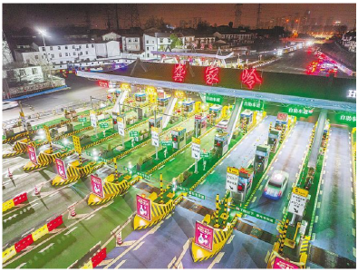 湖北交通护航春节安全畅通出行 流动风景变身“年味客厅”