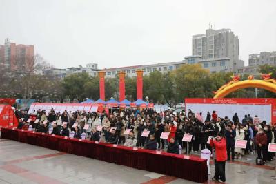 麻城市“春风行动”火热启幕：千岗待聘暖民心，直播带岗破圈层