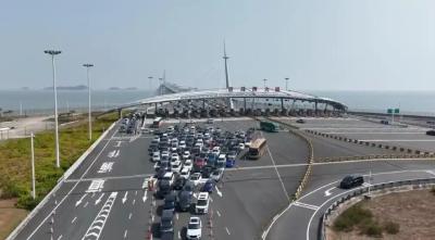 2月21日 早！黄冈 | 今日“龙”重登场 ！◆ 高速被困，交警这个举动太暖