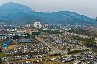 东山问梅村  无人机焰火遇见鱼灯巡游