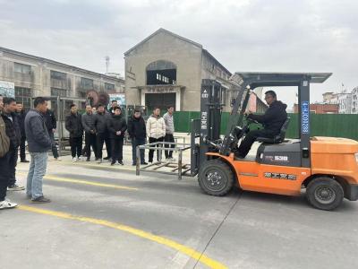 湖北发布105个优质培训项目 学员培训合格后可享就业服务