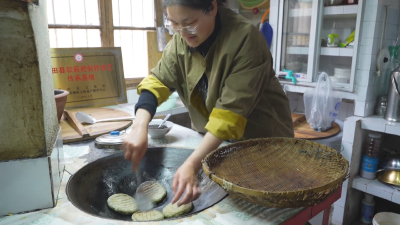 罗田软萩粑：一口春香承非遗  乡土滋味助振兴