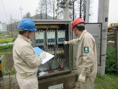 管窑供电所加强阴雨天气线路特巡