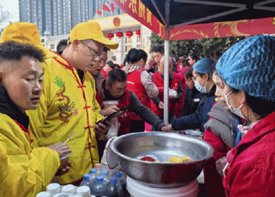 黄商集团全力服务东坡庙会