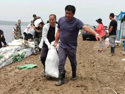 中共黄冈市委追授吴劲松同志“全市优秀共产党员”称号