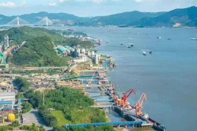 武穴市聚焦“三大产业”送岗位