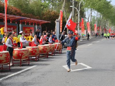 穿草鞋、举军旗！红安祝红杰的奔跑，看哭无数人