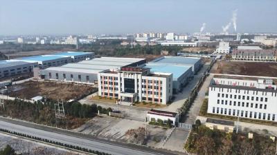 一墙之隔！蕲春两家企业被园区“撮合”成黄金搭档