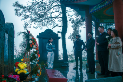 清明祭英烈 初心永传承  ——匡河镇组织年轻干部赴观音山祭扫革命烈士墓  