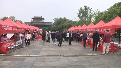 黄冈开展全国儿童预防接种日暨疟疾日联合宣传活动