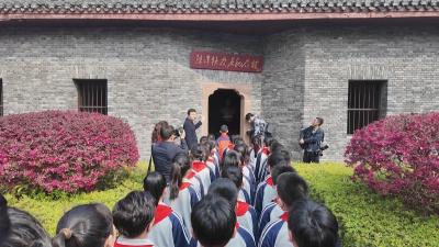 黄州区开展清明祭英烈文明实践活动