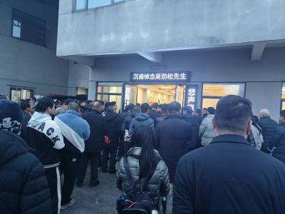 “实干书记”吴劲松事迹感动众多网友