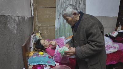 孙正田：十年相守不言弃   撑起妻子的一片天