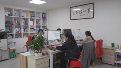 唐秀：书香铸担当  服务惠民生