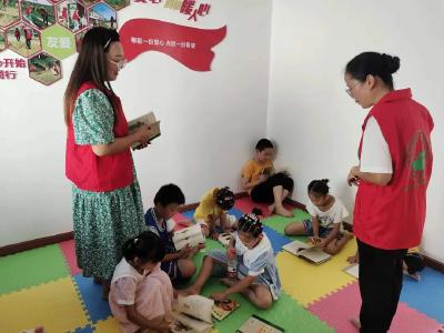 檀林妈妈们带娃、持家、挣钱三不误？真相是……