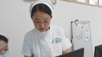 余洁：二十余载坚守护理一线 初心如磐守护群众健康