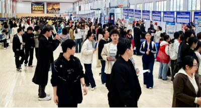 校企联动精准引才  我市专场招聘赋能学子留黄