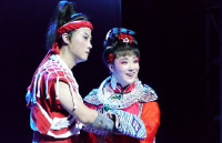 《妹娃要过河》唱响黄梅戏艺术节