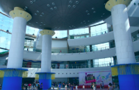 支持28个贫困地区建少年宫