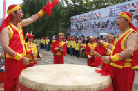 鄂城艺人编大鼓唱六中全会