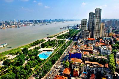 王艳玲走访中央新闻媒体驻鄂机构时希望 发挥优势做好宣传工作