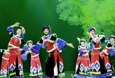 湖北省艺术团参加法国国际民间艺术节