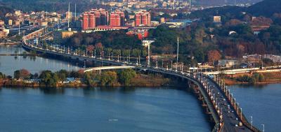 王艳玲与媒体座谈:共同为十九大营造团结奋进舆论氛围