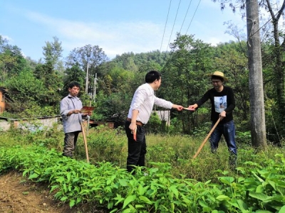 【“十进十建”进行时】赤壁：“十进十建”基层生根 普纪明法入脑入心